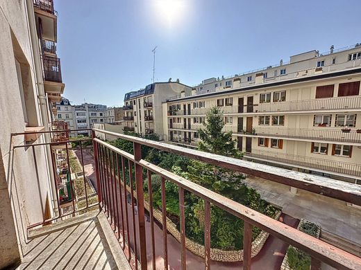 ナシオン-ピクピュス、リヨン駅、ベルシー, Parisのアパートメント