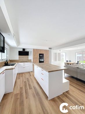 Luxury home in Mouguerre, Pyrénées-Atlantiques