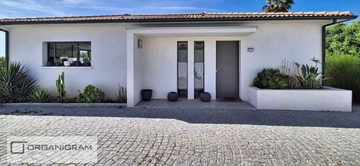 Luxus-Haus in Bastelicaccia, Südkorsika