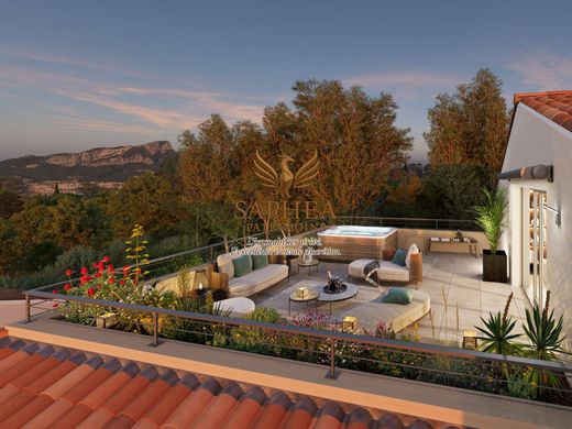 Apartament w Tulon, Var
