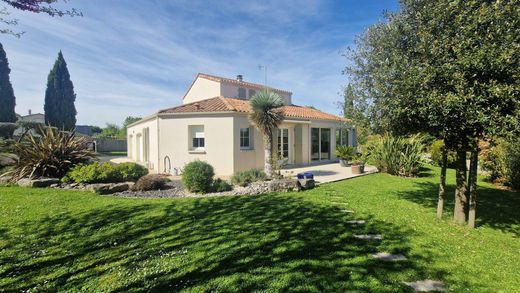 Элитный дом, Vouillé, Deux-Sèvres