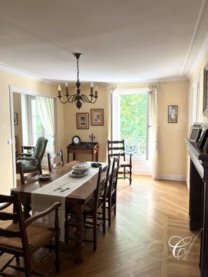 Apartament w Wersal, Yvelines
