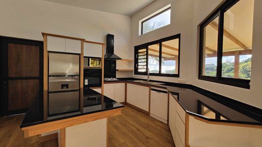 호화 저택 / Arue, Îles du Vent