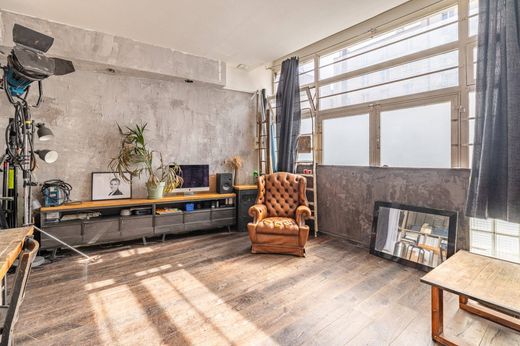 Apartment / Etagenwohnung in Belleville, Père-Lachaise, Ménilmontant, Paris