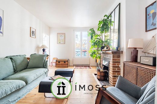 Apartment / Etagenwohnung in Montmartre, Abbesses, Grandes-Carrières, Paris