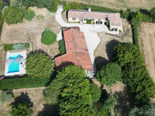 Luxury home in Masseube, Gers