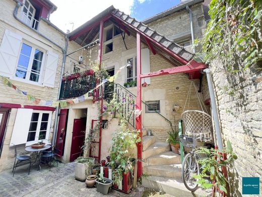 Luxury home in Caen, Calvados