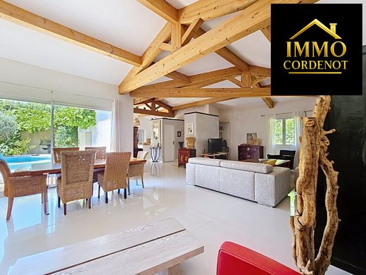Luxury home in Méounes-lès-Montrieux, Var