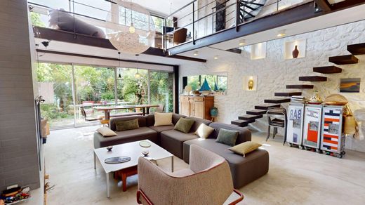 Apartment / Etagenwohnung in Belleville, Père-Lachaise, Ménilmontant, Paris