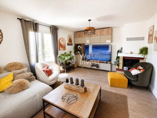 Luxury home in Bry-sur-Marne, Val-de-Marne