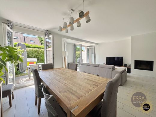 Casa di lusso a Noisy-le-Roi, Yvelines