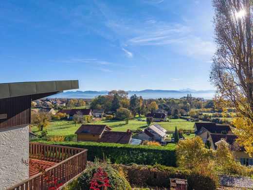 ‏בתי יוקרה ב  Grilly, Ain