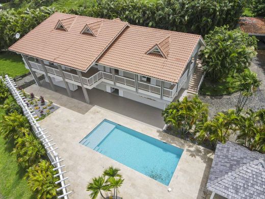 Luxury home in Schoelcher, Martinique