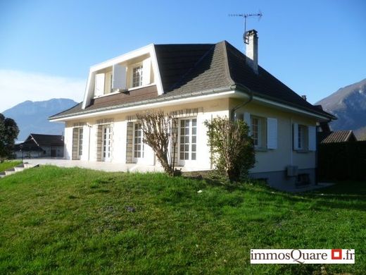 Luxus-Haus in Voreppe, Isère