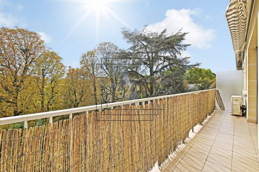 Apartment in Neuilly-sur-Seine, Hauts-de-Seine