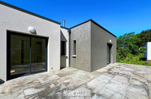 호화 저택 / Tourlaville, Manche