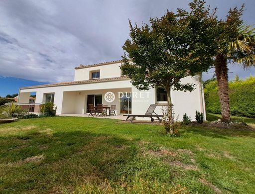 Luxe woning in Le Poiré-sur-Vie, Vendée