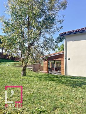 Luxe woning in Genay, Rhône