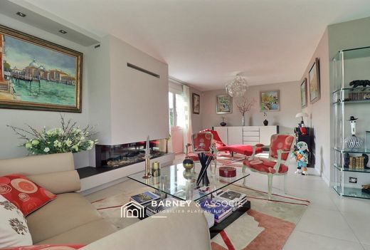 Luxus-Haus in Mont-Saint-Aignan, Seine-Maritime