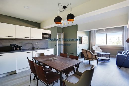 Office in Buttes-Chaumont, Villette, Bas Belleville, Paris