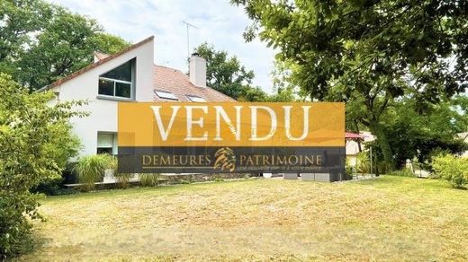 Luxe woning in Ligugé, Vienne