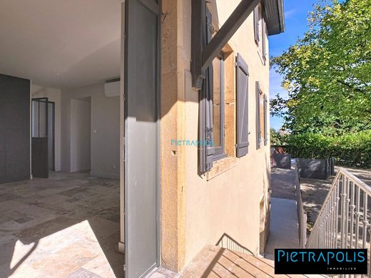 Luxury home in Arnas, Rhône