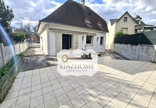 Maison de luxe à Le Blanc-Mesnil, Seine-Saint-Denis