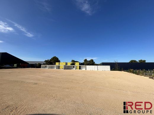 Land in Signes, Var