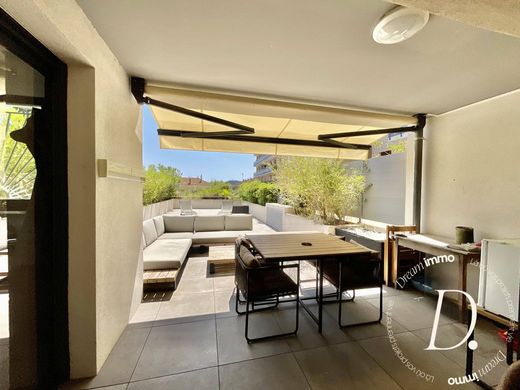 Apartment in Hyères, Var