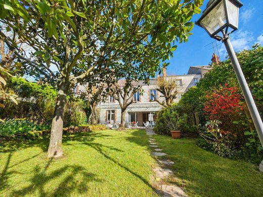Luxury home in Tours, Indre and Loire