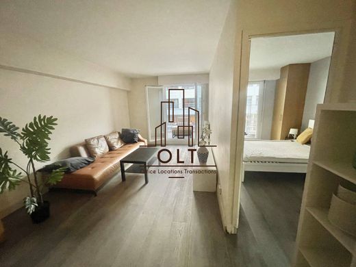 Apartment in Saint-Germain, Odéon, Monnaie, Paris