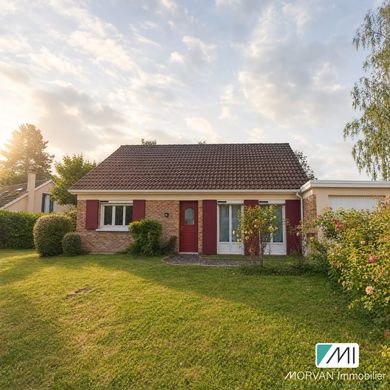 Luxury home in Le Mesnil-Saint-Denis, Yvelines