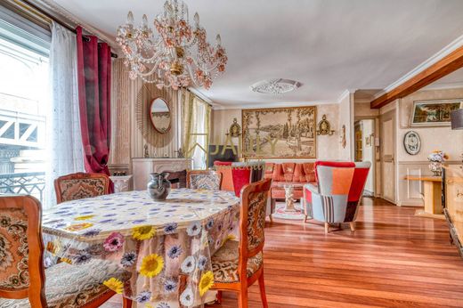Apartment in Canal Saint Martin, Château d’Eau, Porte Saint-Denis, Paris