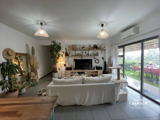 Apartment in Faa'a, Îles du Vent