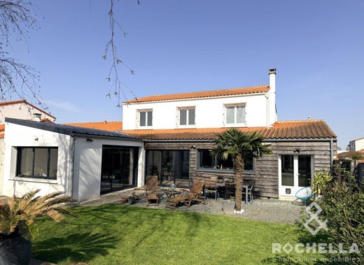 Luxus-Haus in Puilboreau, Charente-Maritime