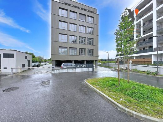 Büro in Eybens, Isère