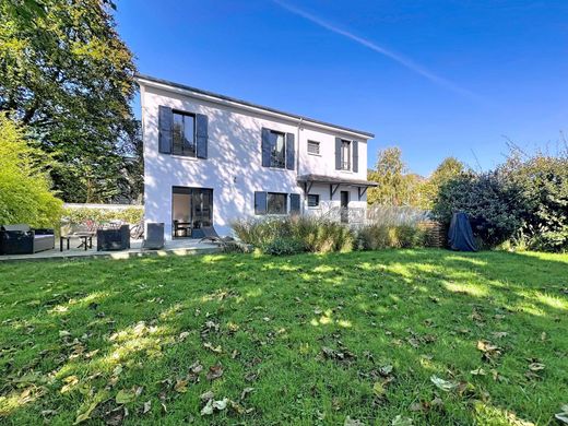 Элитный дом, Vaucresson, Hauts-de-Seine