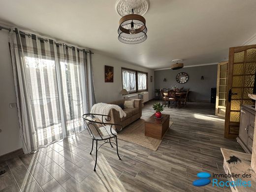 Πολυτελή κατοικία σε La Roche-sur-Foron, Haute-Savoie