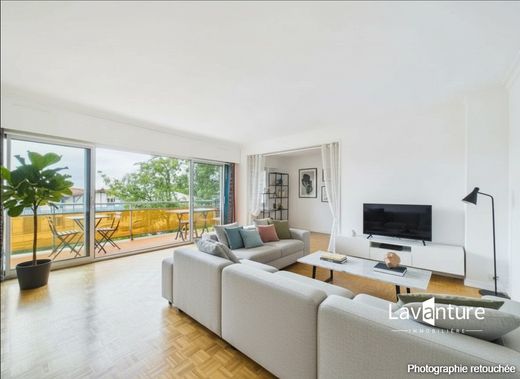 Apartamento - Le Plessis-Robinson, Hauts-de-Seine