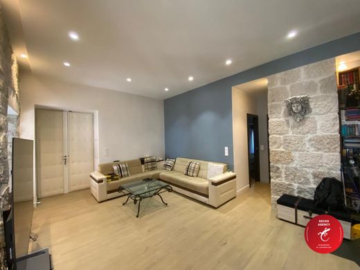 Apartment / Etagenwohnung in Nizza, Alpes-Maritimes