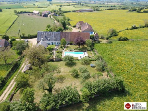 Luxus-Haus in Pouilly-en-Auxois, Cote d'Or