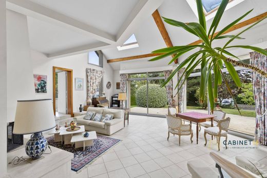 Luxury home in Louveciennes, Yvelines