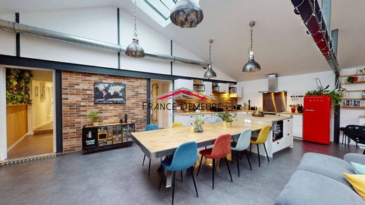 Luxury home in Le Plessis-Bouchard, Val d'Oise