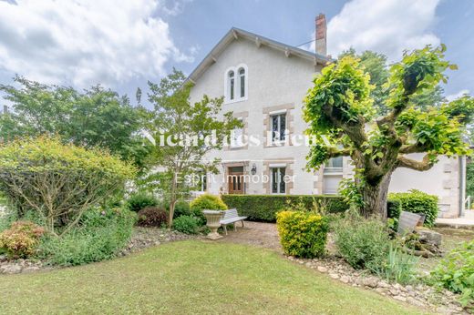Casa di lusso a Aixe-sur-Vienne, Haute-Vienne