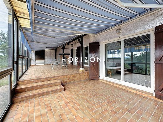 Luxury home in Beauregard, Ain