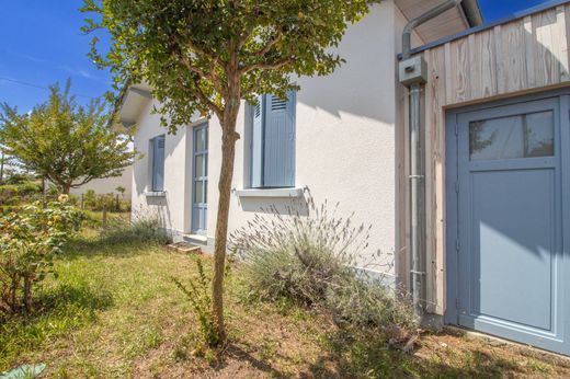 Luxe woning in Mérignac, Gironde