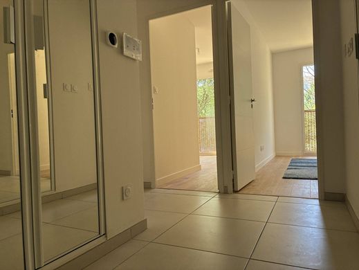Apartment in Villeurbanne, Rhône