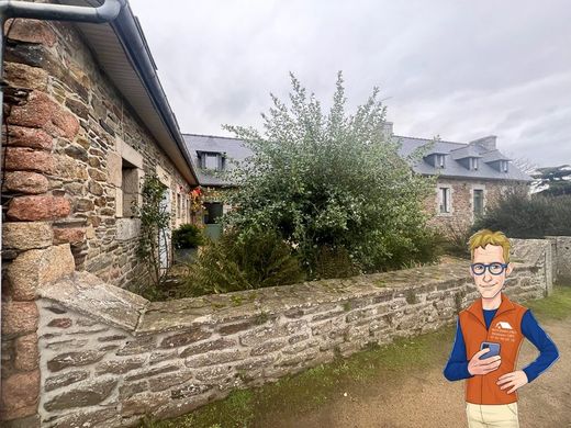 Luxury home in La Roche-Derrien, Côtes-d'Armor