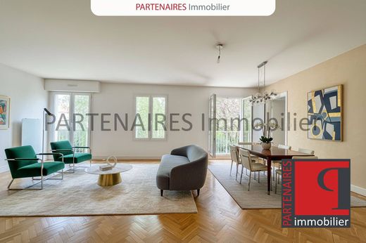 Apartment in Le Chesnay, Yvelines