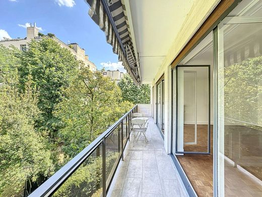 Apartment in Neuilly-sur-Seine, Hauts-de-Seine